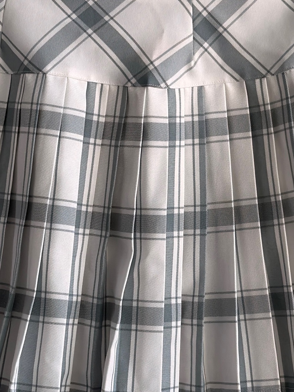 Gray White Plaid Pleated Mini Skirt Size Medium - Picture 5 of 11